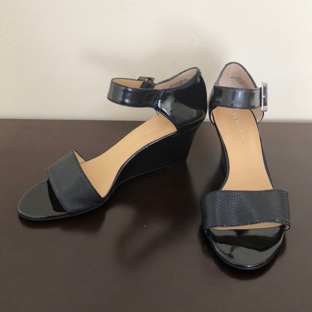 Nine West Pack Ur Bags Wedge, Black, Size 7